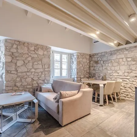 Alma Lofts 公寓 扎达尔