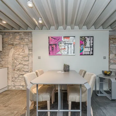 Alma Lofts 扎达尔